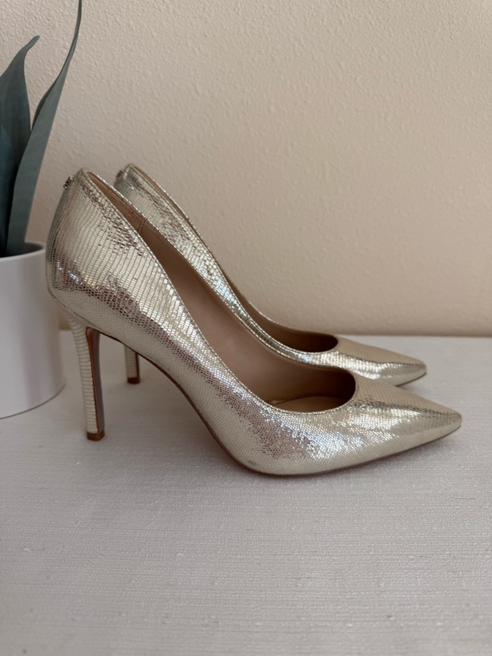 New Sam Edelman Hazel Metallic Gold Leather Pointed-Toe Stiletto Pumps - Women